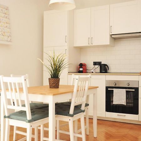 Verdi Appartment Modena Bagian luar foto