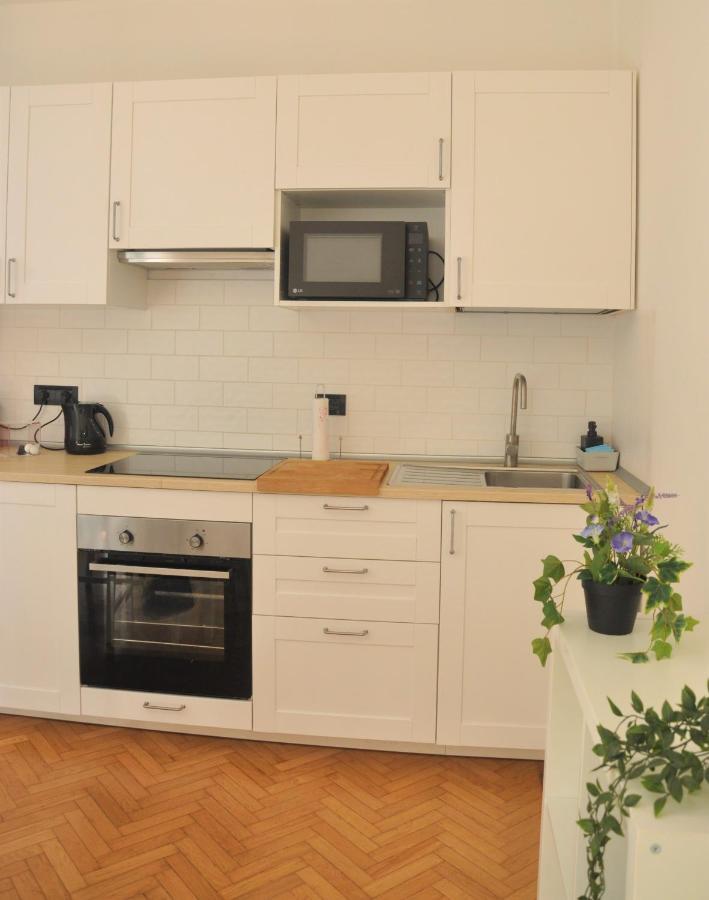 Verdi Appartment Modena Bagian luar foto