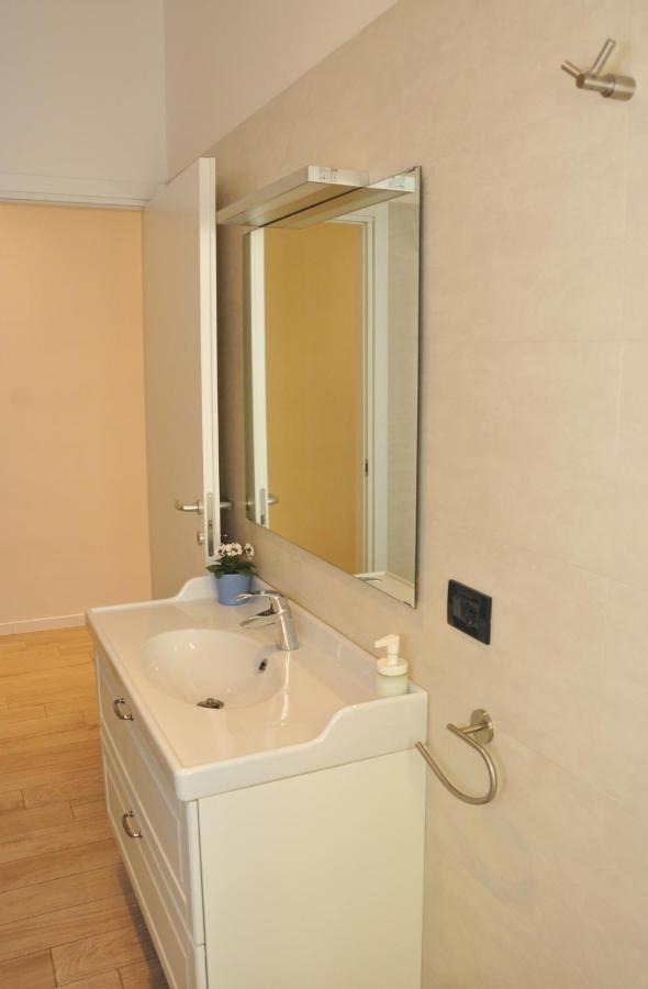 Verdi Appartment Modena Bagian luar foto